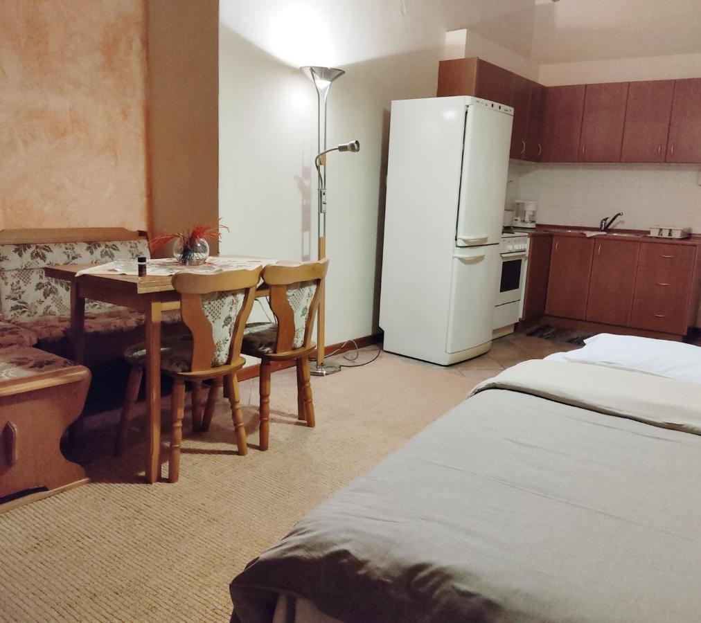 Klio Guesthouse 波尔塔里亚 外观 照片